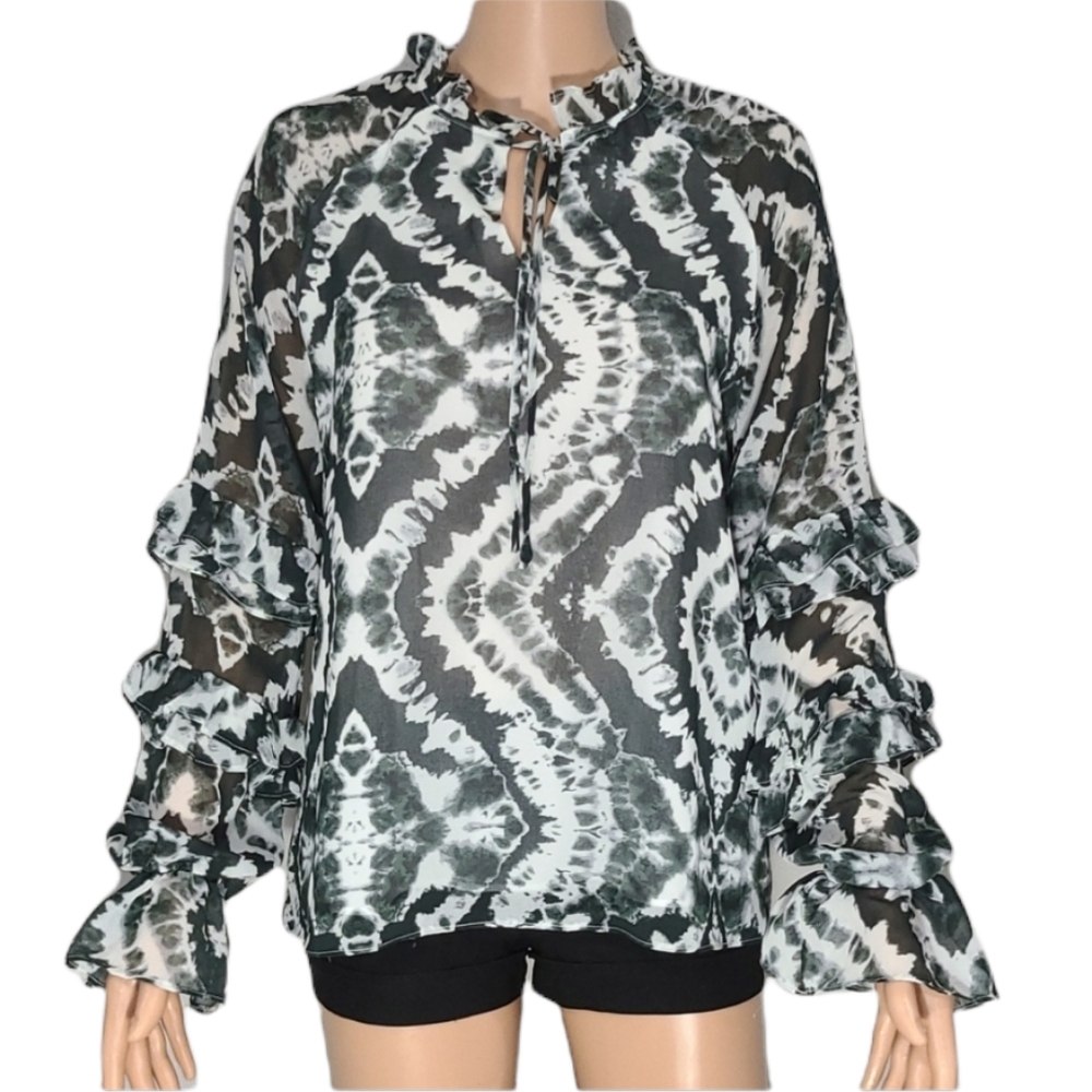 En Saison Anthropologie Long-sleeved blouse with‎ Ruffled Size S